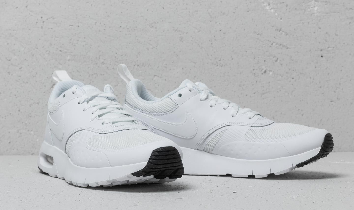 nike vision mid white