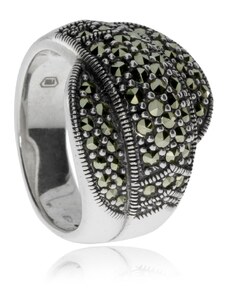 SilverRepublic Stříbrný prsten posázený markazity v nepravidelné linii - Velikost 53
