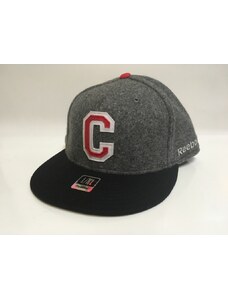 Chicago Blackhawks čepice flat kšiltovka Varsity Flex Hat Reebok 37787