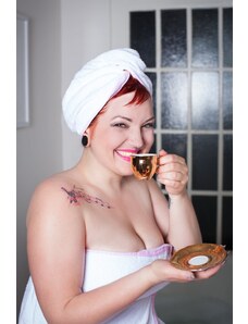 MaryBerry Bílý turban turban na sušení vlasů s jemnými růžovými proužky