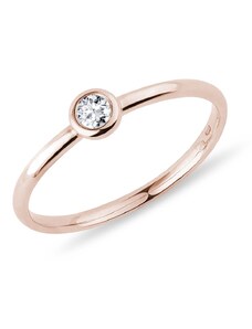 Bezel prsten s briliantem v růžovém zlatě KLENOTA K0661014