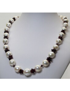 perlový náhrdelník s almandiny