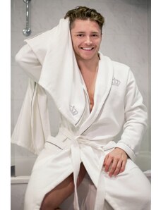 MaryBerry Koupelnový set: Luxusní bílý ručník + osuška s výšivkou Royal in White – Silver Edition