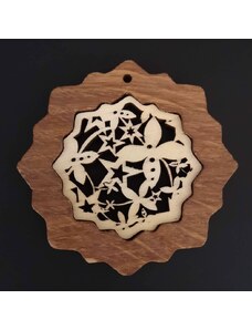 AMADEA Dřevěná ozdoba z masivu s vkladem - vločka s ornamentem 7 cm