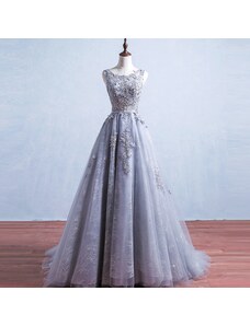 Donna Bridal plesové šaty posázené krajkovou aplikací a s odhalenými zády do V