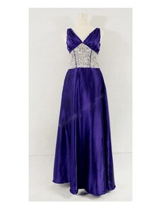 dlouhé zdobené fialové plesové společenské šaty