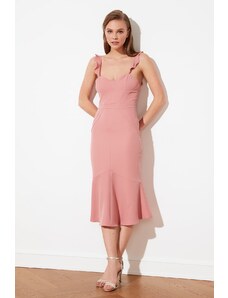 Trendyol Sušené růžové ramínko Detailní večerní šaty