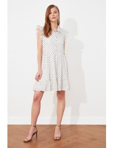 Trendyol bílé knoflíkové detailní volánkové šaty