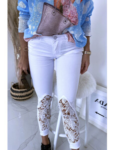 Bílé džíny s krajkou