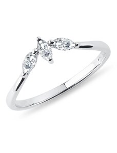 Prsten z bílého zlata s diamantovými markýzami KLENOTA K0834012