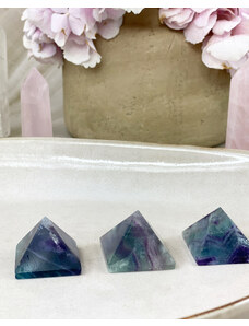 Gaia Crystal Kamenná pyramida fluorit 3cm