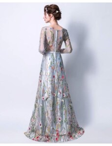 Donna Bridal květované vyšívané šaty s dlouhými rukávy a vlečkou