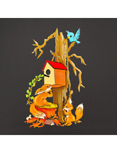 AMADEA Dřevěná dekorace zvířátka na kmeni, barevná dekorace k zavěšení, velikost 20 cm