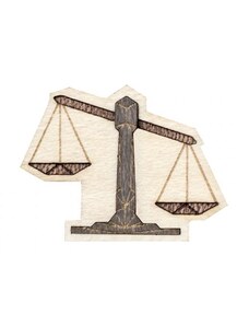 BeWooden Dřevěná brož s motivem vah Libra Brooch