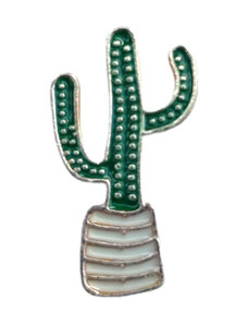 Zelený odznak do klopy ve tvaru kaktusu