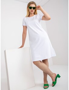 Fashionhunters Bílé bavlněné šaty větší velikosti s volánem vzadu