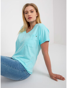 Fashionhunters Bavlněné mátové tričko větší velikosti s kapsou