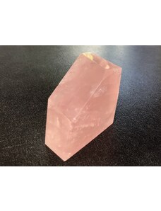 Svět minerálů Růženín broušený - 267 g