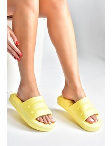Fox Shoes Yellow Women's Casual/beach Slippers