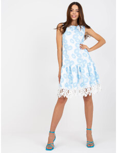 BASIC Bílo-modré šaty s květinovým vzorem a krajkou Květinový vzor