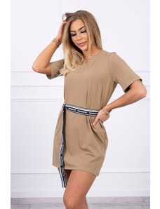 K-Fashion Šaty s ozdobným páskem camel