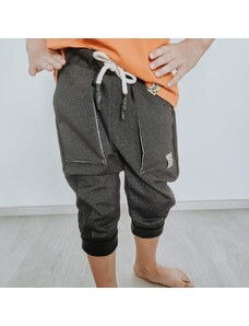 MUFFIN MODE Chlapecké biobavlněné kalhoty s kapsami vpředu, hnědé