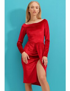 Trend Alaçatı Stili Women's Red Madonna Collar Slit Velvet Dress