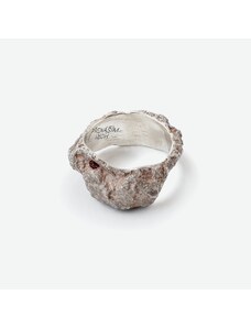 Michaela Gorcová Stříbrný prsten DIORUM s granátem od Michaely Gorcové