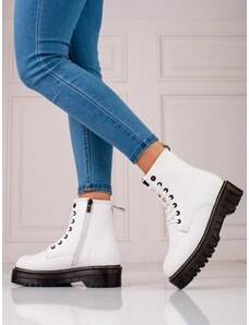 PK Výborné dámské kotníčkové boty bílé na plochém podpatku
