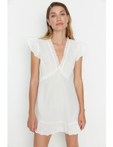 Trendyol bílé krajkové detailní plážové šaty