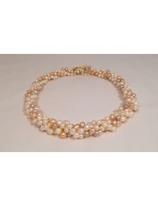Dva smotané perlové náhrdelníky se sponou