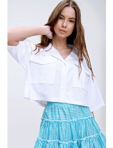 Trend Alaçatı Stili Women's White Envelope Pocket Crop Poplin Shirt