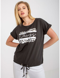 Fashionhunters Khaki bavlněné tričko volného střihu plus size