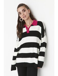 Trendyol černý pruhovaný pletený svetr s výstřihem