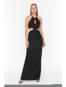 Trendyol černé večerní šaty s dekoltem detail