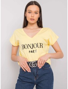 Fashionhunters Žluté tričko s výstřihem do trojúhelníku