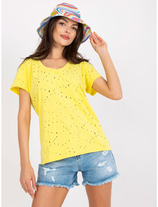 Fashionhunters Žluté jednobarevné tričko s dírami