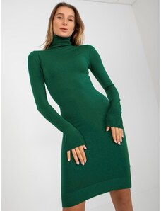 Fashionhunters Tmavě zelené úpletové šaty s rolákem