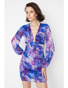 Trendyol Limitovaná edice fialových vystřižených detailních šatů