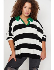 Trendyol Curve Zelený pruhovaný pletený svetr s výstřihem