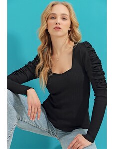 Trend Alaçatı Stili Women's Black Square Neck Sleeves Frilled Dense Woven Knitwear Blouse