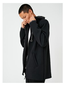 Koton Základní dlouhý svetr s kapucí na zip kapesní slogan podrobný