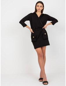 Fashionhunters Černé psaníčkové mikinové šaty s kapsami od OCH BELLA