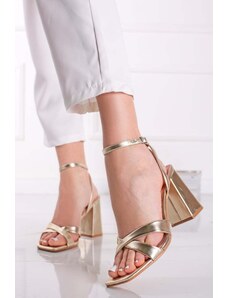 Ideal Zlaté sandály na hrubém podpatku Nour