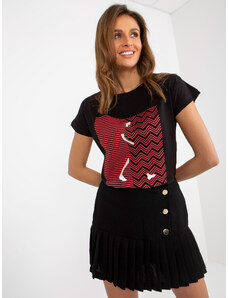 Fashionhunters Černé dámské tričko s bavlněným potiskem