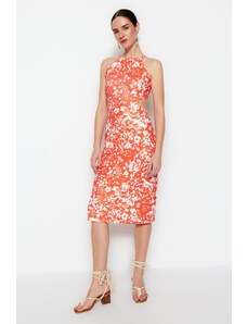 Trendyol oranžový květinový vzor zadní detailní, flexibilní midi pletené šaty