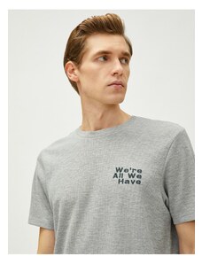 Koton Slogan vyšívané tričko Crew Neck s texturou Krátký rukáv