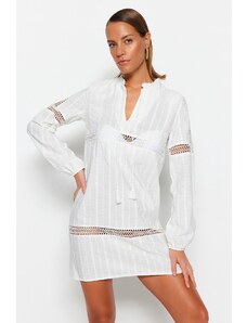 Trendyol bílé mini tkané plážové šaty se střapcem