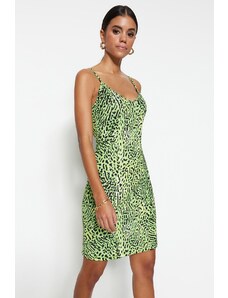 Trendyol Zelený Leopardí vzor Vypasovaná mini ramínka, flexibilní pletené šaty