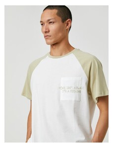 Vyšívané tričko Koton Slogan s raglánovým rukávem a kapsou u kulatého výstřihu Detail
